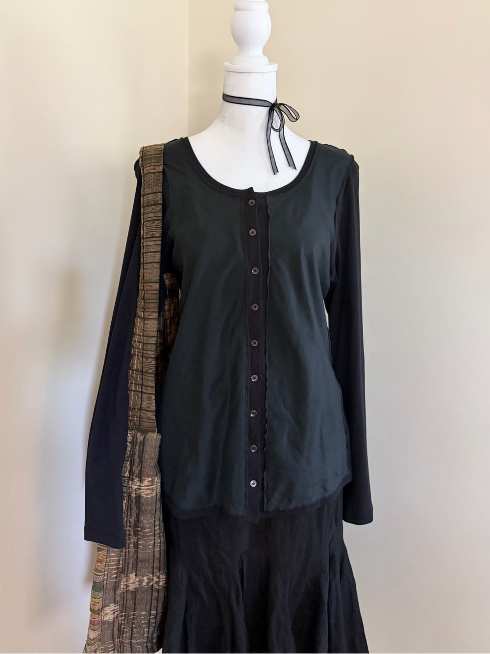 Hugo Boss European designer silk black cardigan knit button down blouse luxury L